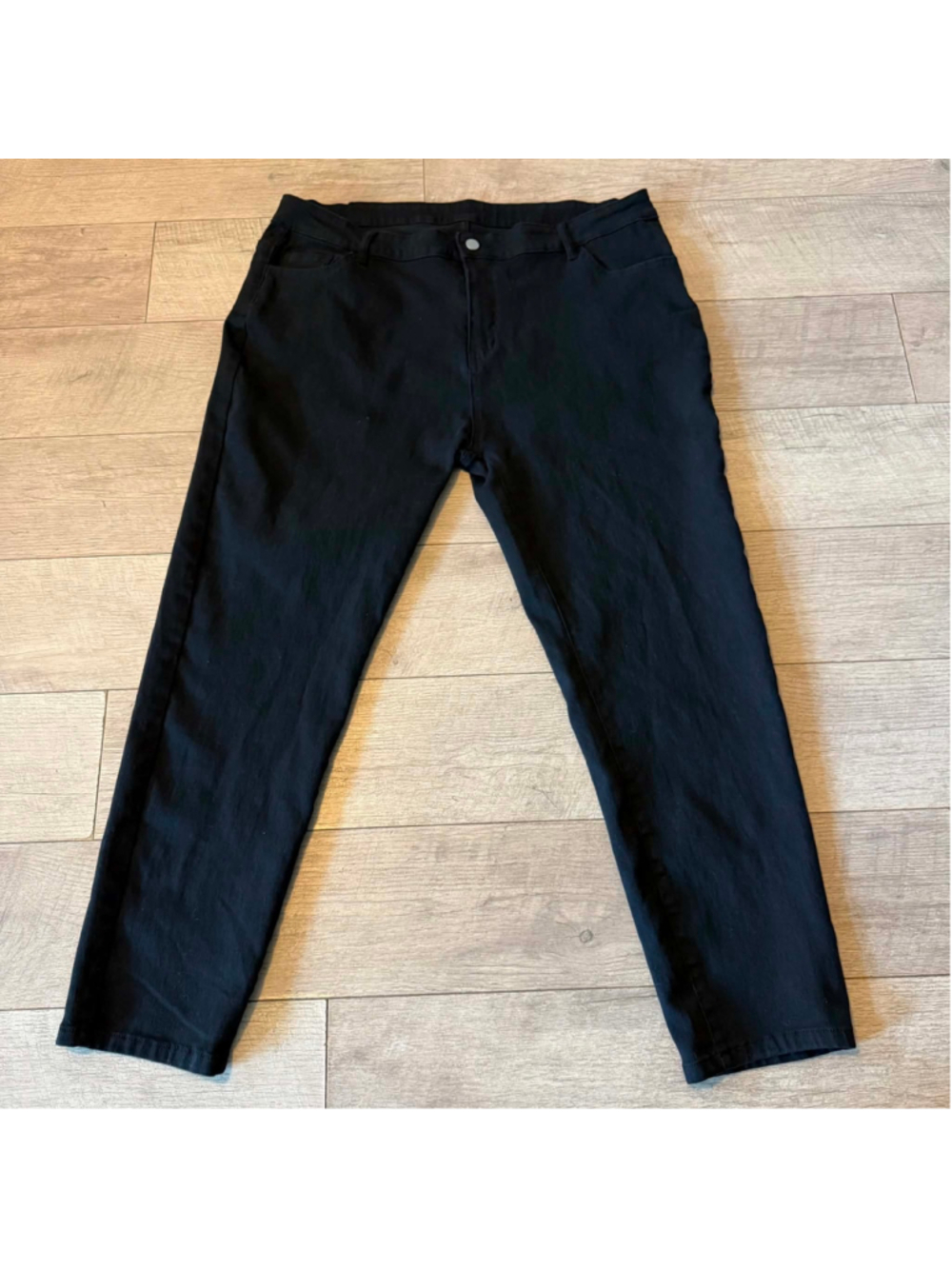 Women's Black Cropped Jeans Size 4XL